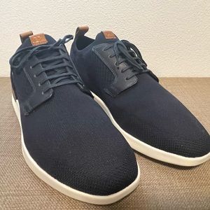 Wolf and Shepherd “Swiftknit” size 10 mens